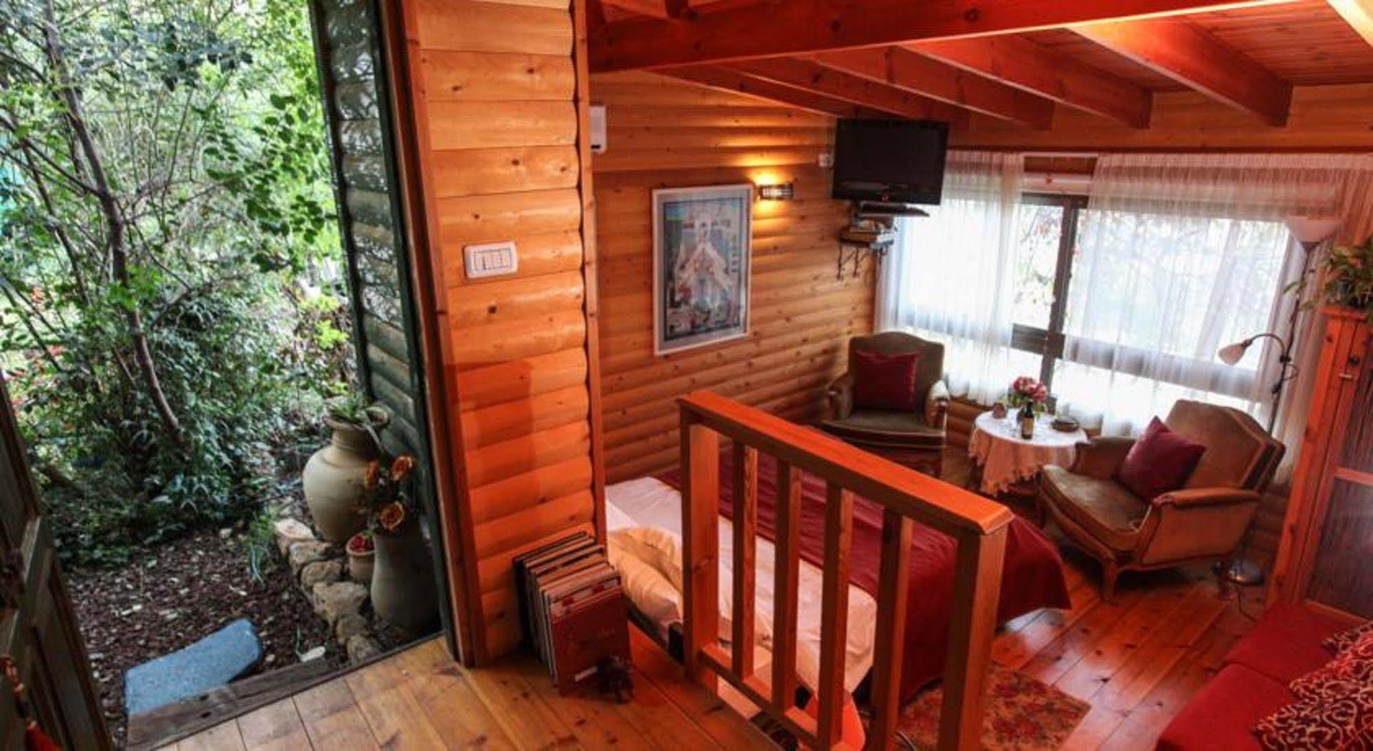 Havaya Ba Nof Lodge Рош-Пинна Экстерьер фото